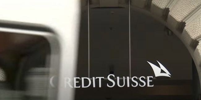 Credit Suisse wird erneut verdächtigt, US-Kunden bei der Steuerhinterziehung geholfen zu haben 