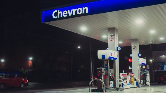 Finanzplatz-Initiative: Droht ein Anlageverbot für Chevron & Co.?