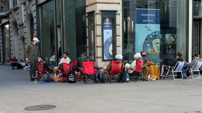 Trotz Kritik und Chaos-Berichten: Die «Royal Pop» lockt weiter Käufer an
