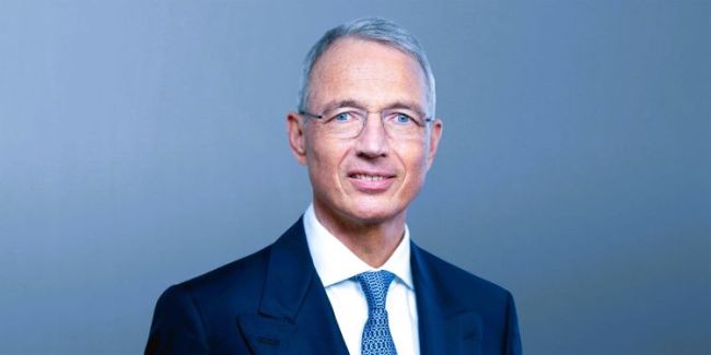 Axel Lehmann Tiptoes Through Credit Suisse’s Minefield